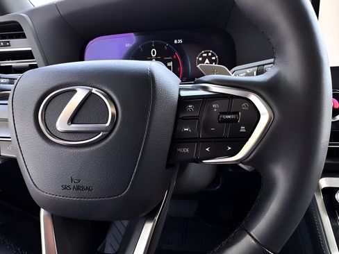Used 2025 Lexus GX 550 AWD/4WD image 12