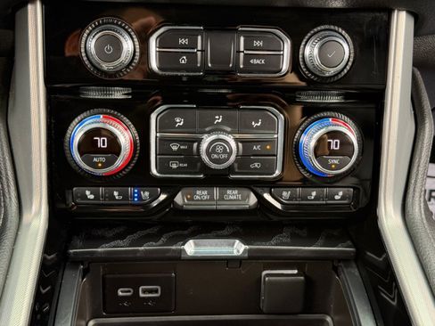 Used 2022 GMC Yukon Denali AWD/4WD image 18