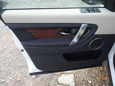 New 2025 Land Rover Discovery Sport S image 14