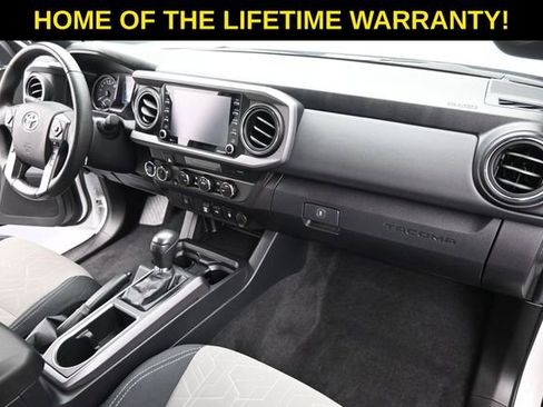 Used 2022 Toyota Tacoma TRD Sport AWD/4WD image 43