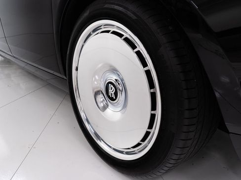 New 2026 Rolls-Royce Phantom Sedan RWD image 54