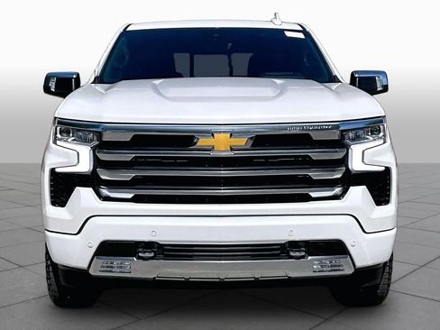 Used 2024 Chevrolet Silverado 1500 High Country w/ Technology Package AWD/4WD image 4