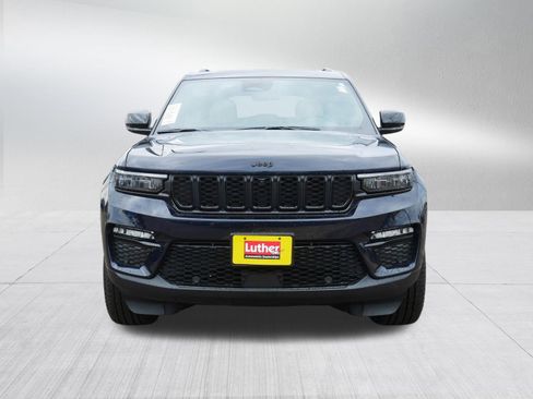 Used 2024 Jeep Grand Cherokee Limited w/ Luxury Tech Group II image 2