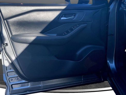 Used 2025 Nissan Rogue SV AWD/4WD image 21