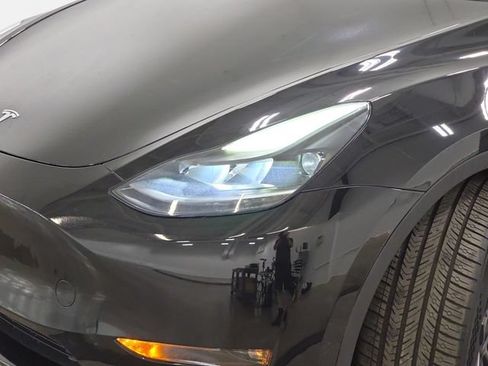 Used 2024 Tesla Model Y Performance AWD/4WD image 29