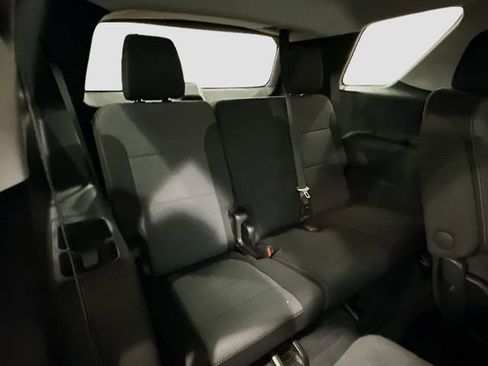 Used 2021 Chevrolet Traverse LT image 27