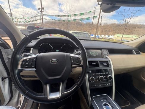 Used 2017 Land Rover Discovery Sport HSE image 8