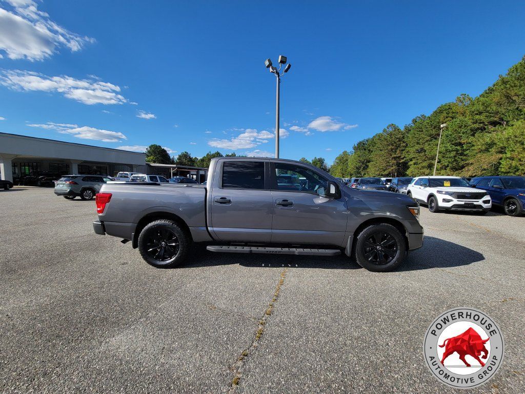 Used 2024 Nissan Titan SV w/ SV Convenience Package RWD image 8