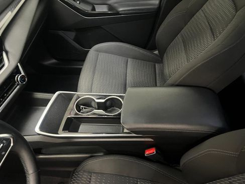 Used 2025 Chevrolet Equinox LT FWD image 29