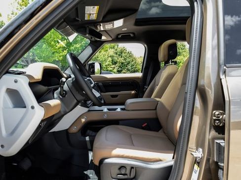 New 2026 Land Rover Defender 110 X-Dynamic SE AWD/4WD image 4