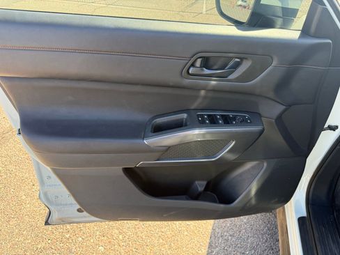 Used 2024 Nissan Pathfinder Rock Creek AWD/4WD image 15