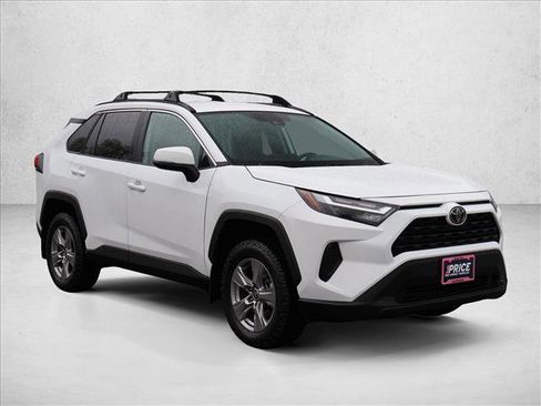 Certified 2022 Toyota RAV4 XLE AWD/4WD image 3