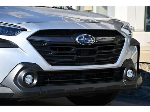 Used 2025 Subaru Outback Premium w/ Popular Package #1 AWD/4WD image 10
