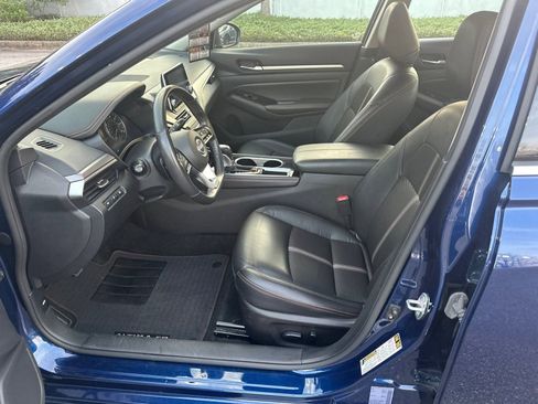 Used 2024 Nissan Altima 2.5 SR image 9