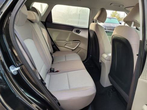 Used 2023 Kia Soul LX image 16