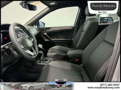 Used 2023 Volkswagen Tiguan SE R-Line image 17