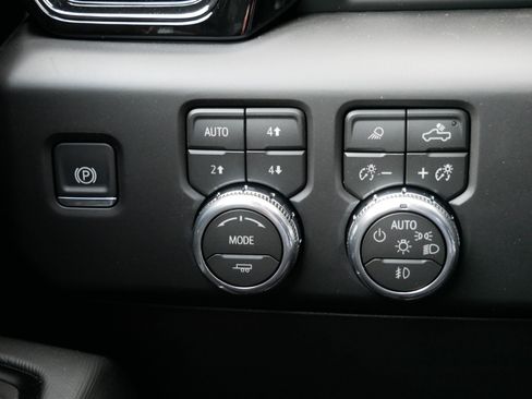 New 2026 GMC Sierra 1500 AT4X w/ LPO, Black Badging Package AWD/4WD image 23