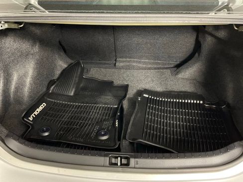 Used 2018 Toyota Corolla LE w/ LE Premium Package image 11