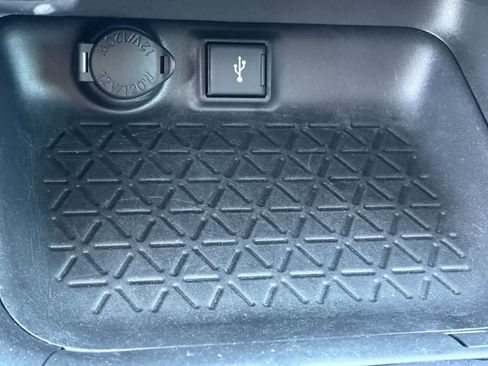 Used 2022 Toyota RAV4 LE FWD image 28