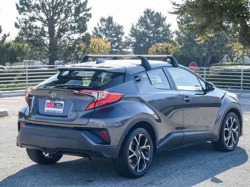 Used 2019 Toyota C-HR XLE FWD image 10