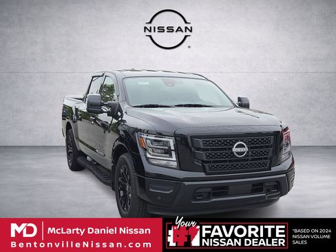 Used 2024 Nissan Titan SV w/ SV Convenience Package RWD image 1