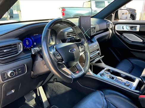 Used 2020 Ford Explorer ST w/ Premium Technology Package image 16