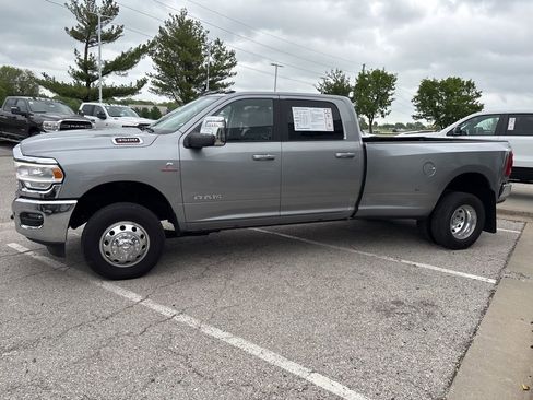 Used 2024 RAM 3500 Laramie AWD/4WD image 17