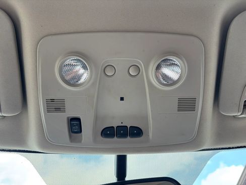 Used 2015 Chevrolet Traverse LTZ image 25