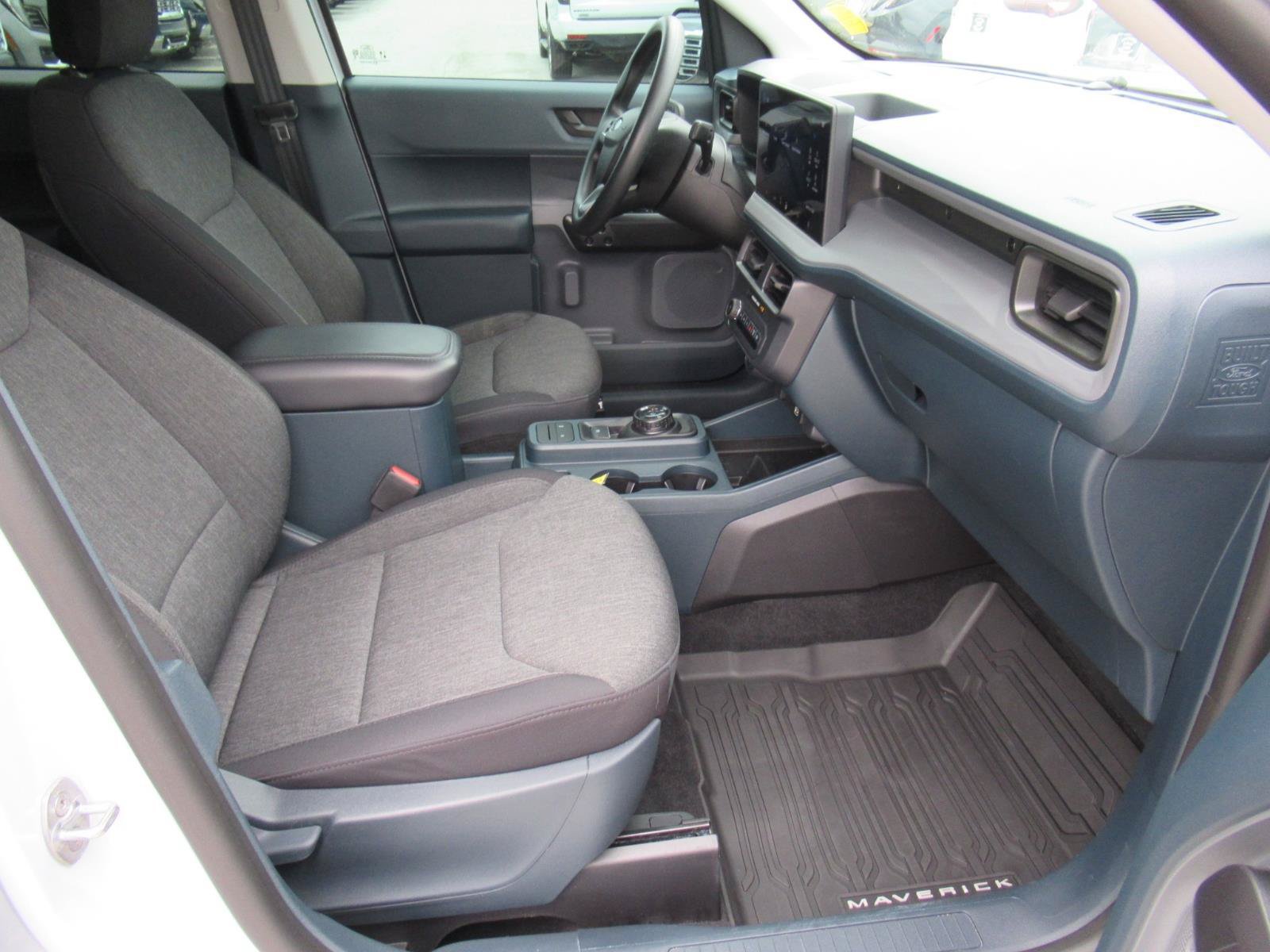 Used 2025 Ford Maverick XLT w/ Black Appearance Package AWD/4WD image 9
