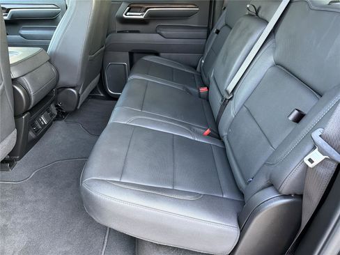 Used 2025 GMC Sierra 1500 SLT AWD/4WD image 19