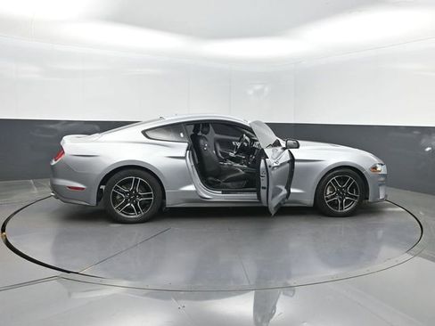 Used 2020 Ford Mustang Premium image 33