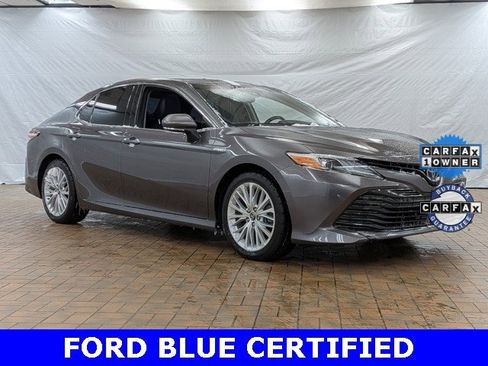 Used 2018 Toyota Camry XLE image 1
