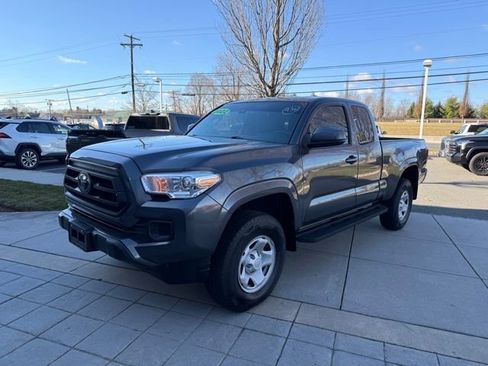 Certified 2022 Toyota Tacoma SR image 8