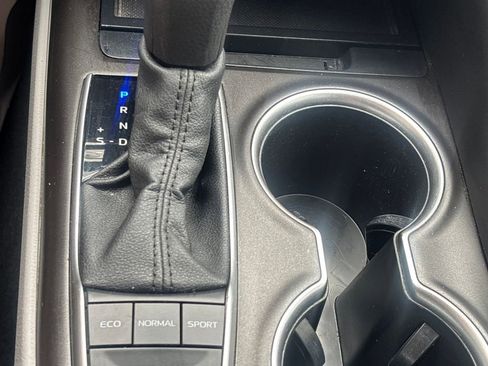 Used 2022 Toyota Camry LE image 14