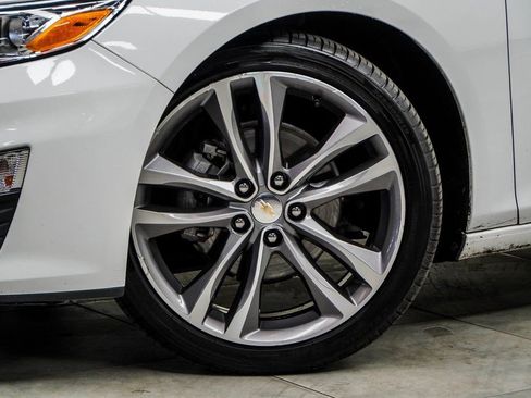 Used 2024 Chevrolet Malibu LT FWD image 3