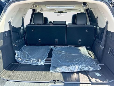New 2026 Nissan Pathfinder Platinum FWD image 22