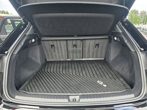 Used 2023 Audi Q4 e-tron Premium Plus w/ Premium Plus RWD image 10