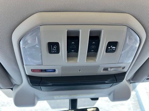 Used 2019 Subaru Ascent Touring AWD/4WD image 30