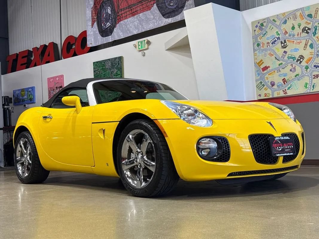 Used 2007 Pontiac Solstice GXP w/ Premium Package RWD image 38