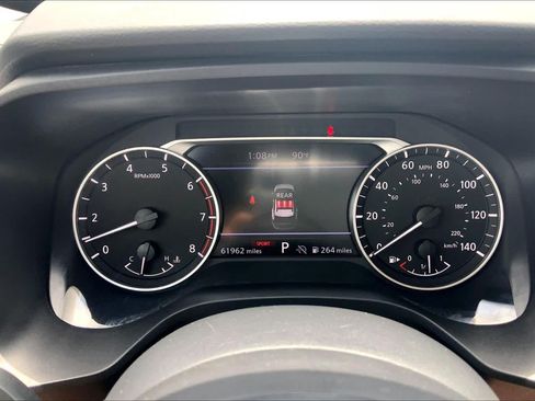 Used 2024 Nissan Rogue SV FWD image 25