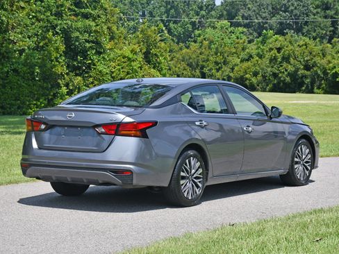 Used 2023 Nissan Altima 2.5 SV image 4