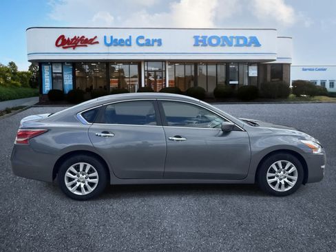 Used 2014 Nissan Altima 2.5 S FWD image 6
