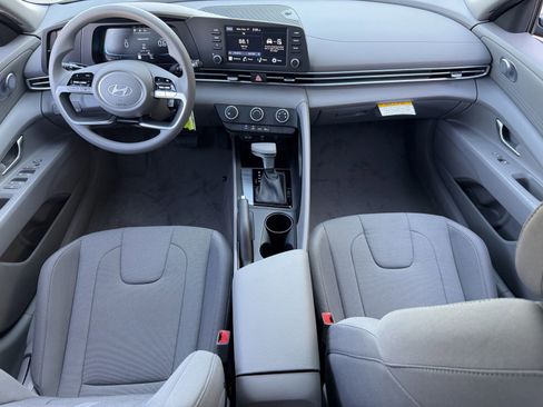 New 2026 Hyundai Elantra SE FWD image 18
