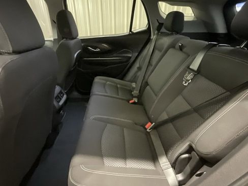 Used 2023 GMC Terrain SLE w/ Driver Convenience Package image 11