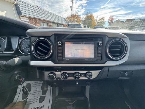 Used 2016 Toyota Tacoma SR5 w/ SR5 Appearance Package (SN) image 28