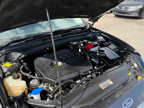 Used 2016 Ford Fusion SE FWD image 14