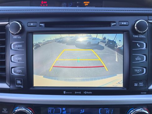 Used 2018 Toyota Highlander Limited image 18