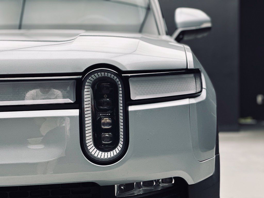 Used 2022 Rivian R1T Adventure AWD/4WD image 13
