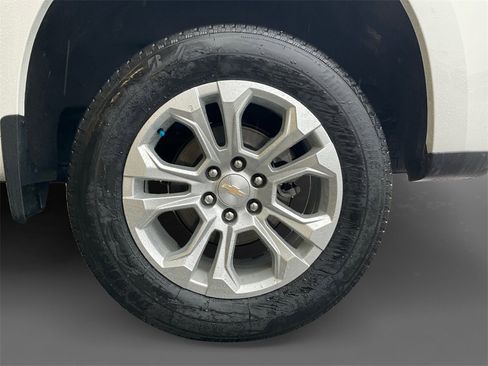 Used 2024 Chevrolet Silverado 1500 LTZ image 8