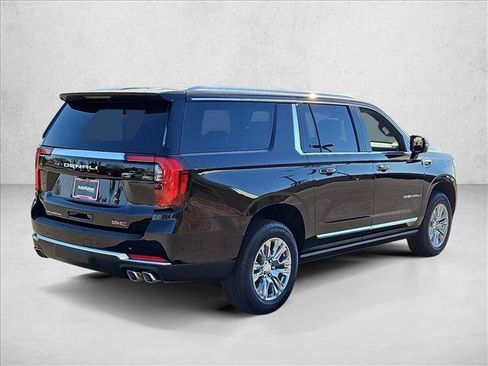 New 2026 GMC Yukon XL Denali w/ Sun & Power Step Package AWD/4WD image 2